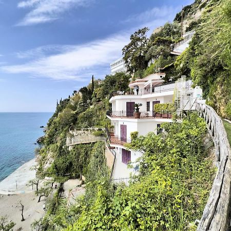 Due Relais - Panoramic Sea View Suites Виетри Экстерьер фото