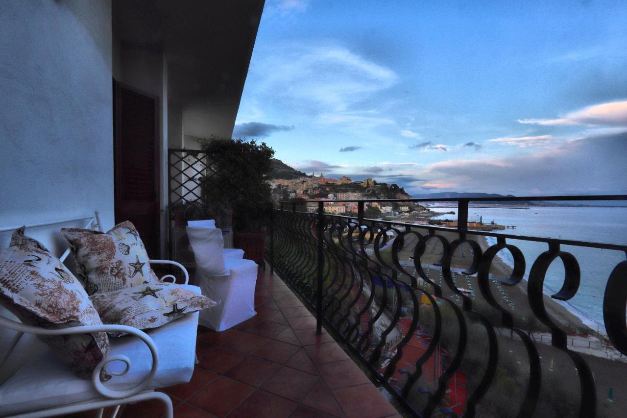 Due Relais - Panoramic Sea View Suites Виетри Экстерьер фото