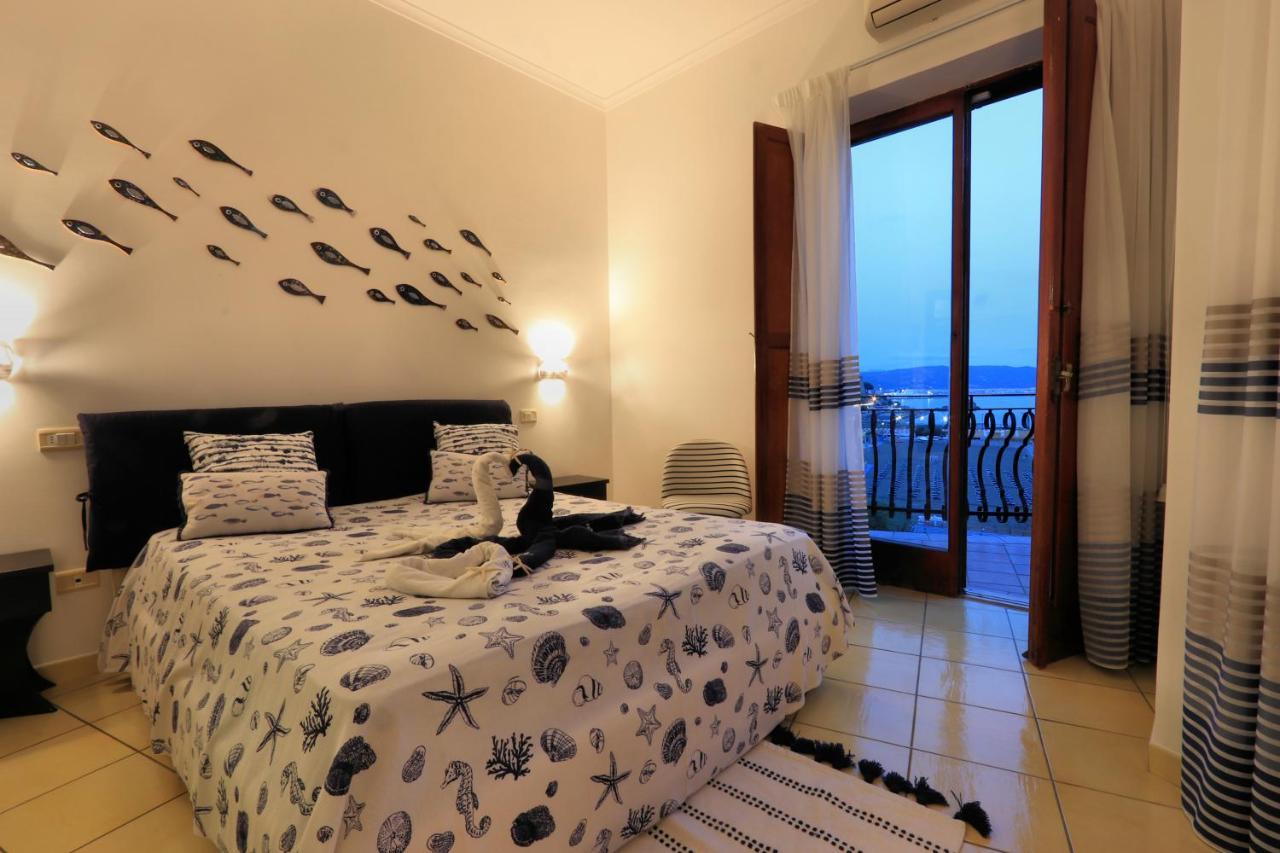Due Relais - Panoramic Sea View Suites Виетри Экстерьер фото