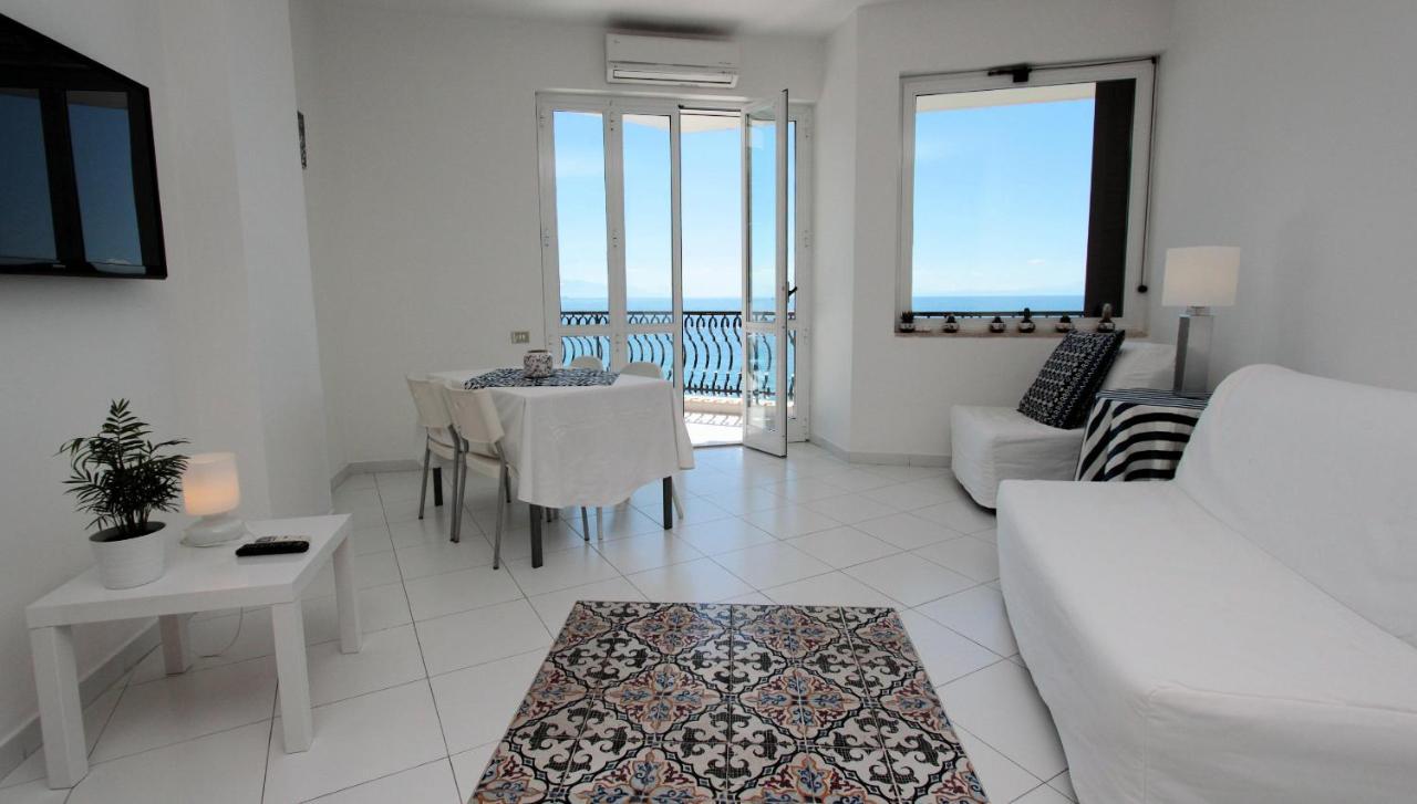 Due Relais - Panoramic Sea View Suites Виетри Экстерьер фото