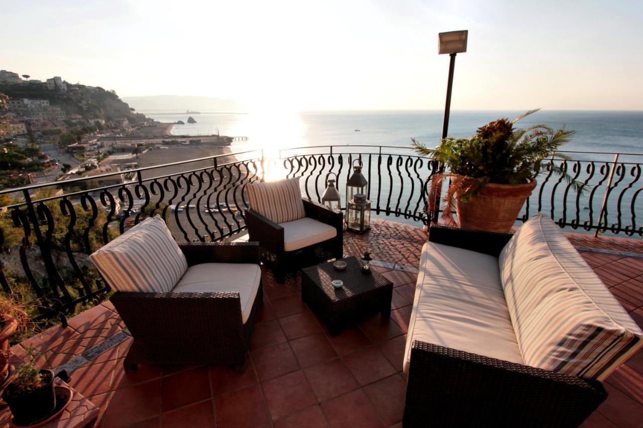 Due Relais - Panoramic Sea View Suites Виетри Экстерьер фото