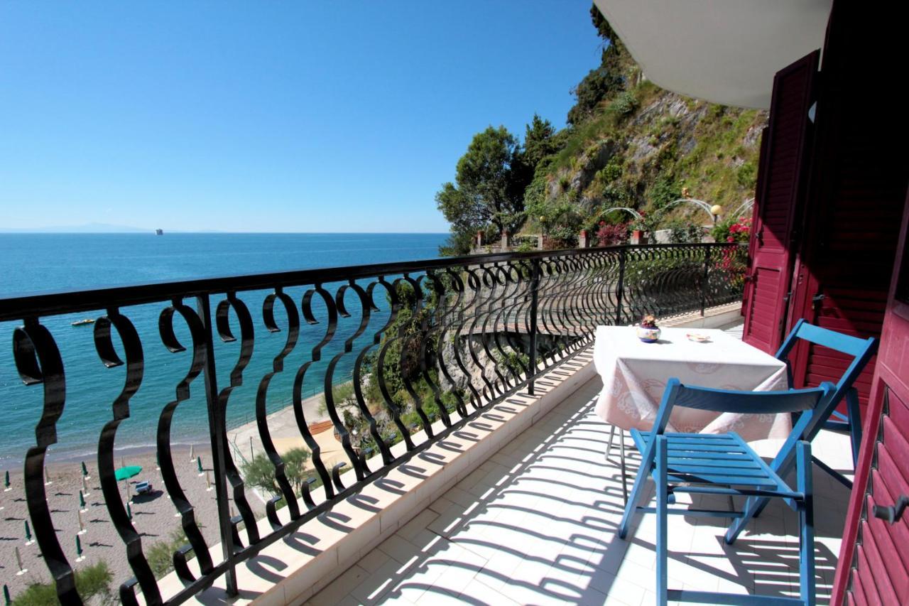 Due Relais - Panoramic Sea View Suites Виетри Экстерьер фото