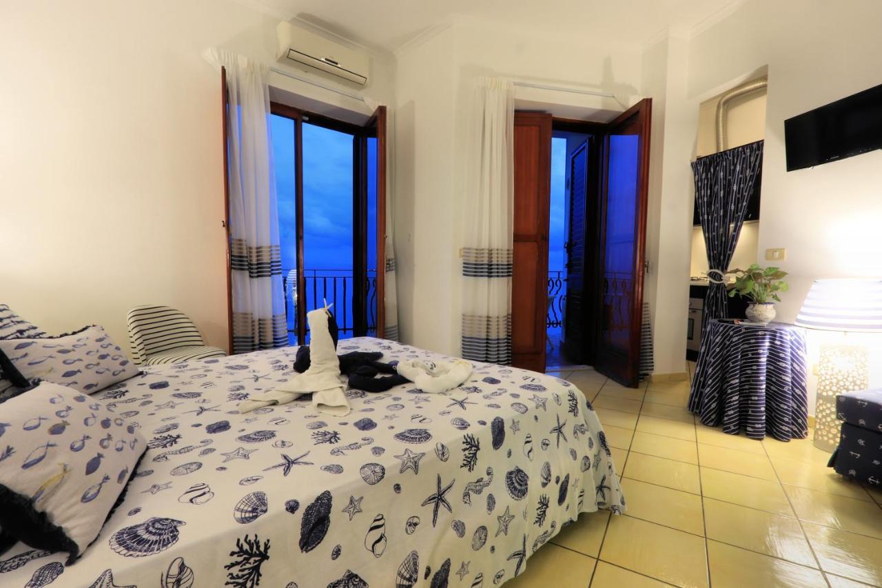 Due Relais - Panoramic Sea View Suites Виетри Экстерьер фото