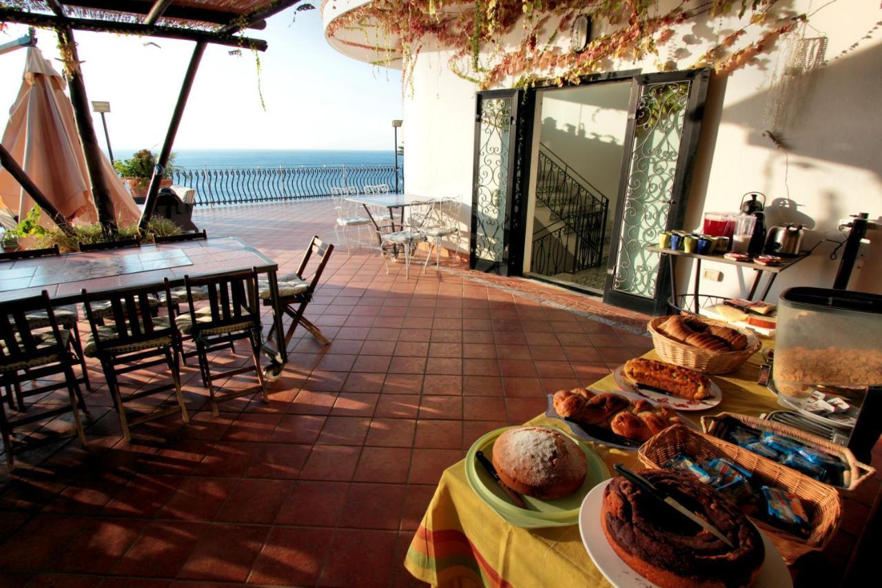 Due Relais - Panoramic Sea View Suites Виетри Экстерьер фото