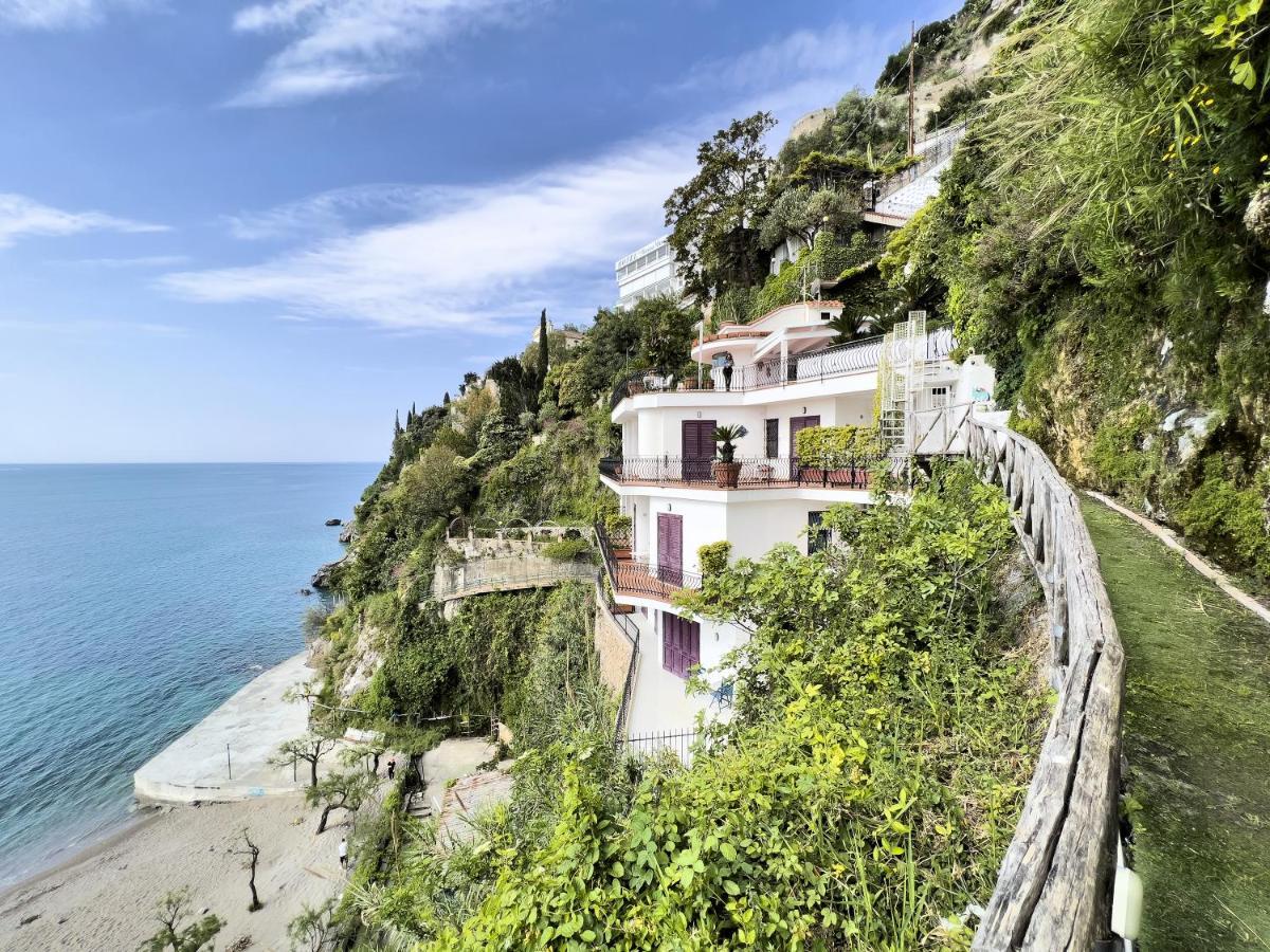 Due Relais - Panoramic Sea View Suites Виетри Экстерьер фото