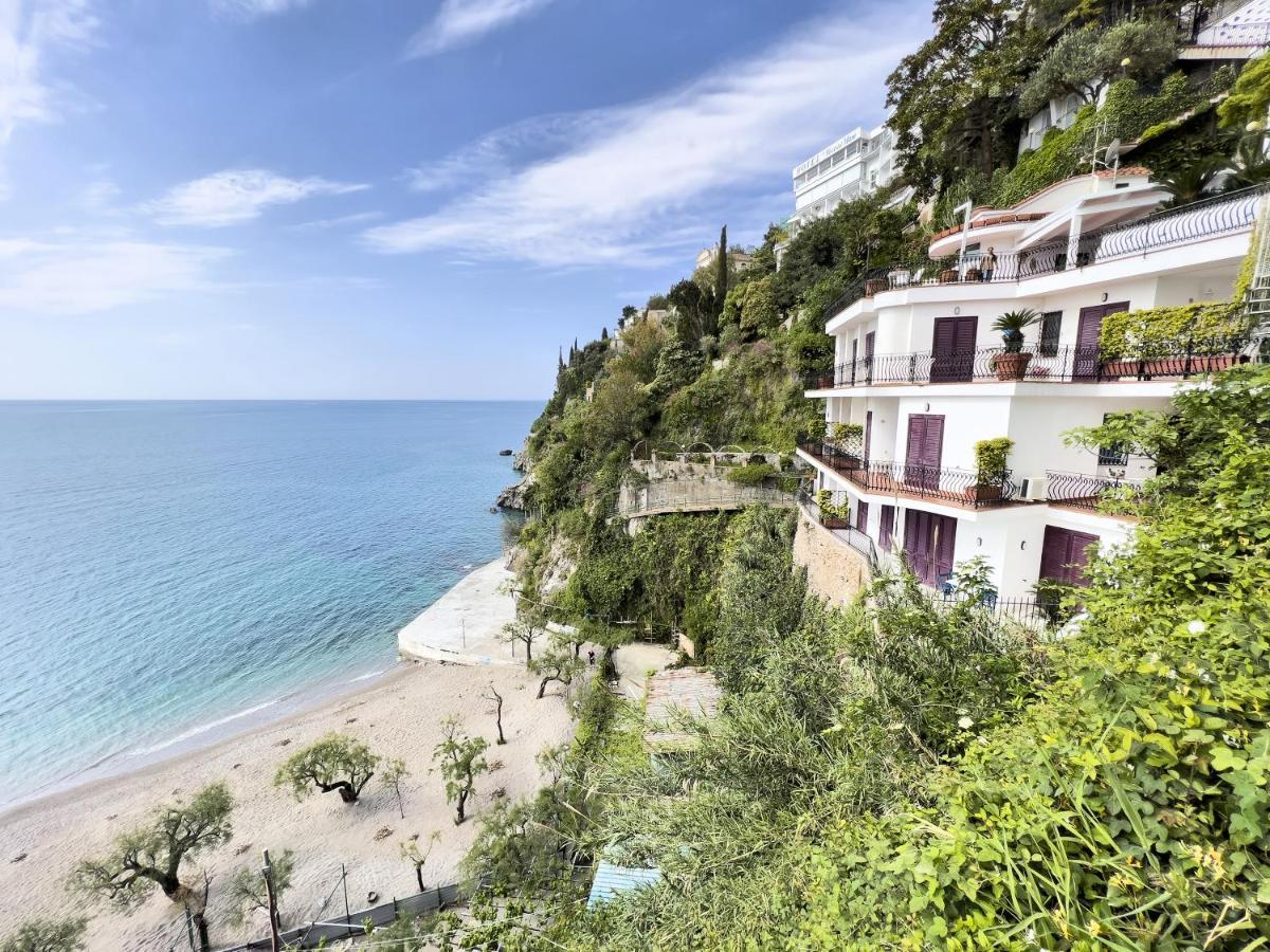 Due Relais - Panoramic Sea View Suites Виетри Экстерьер фото