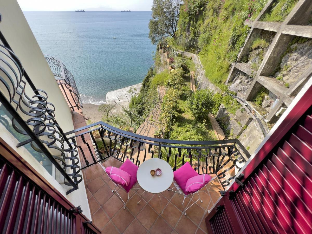Due Relais - Panoramic Sea View Suites Виетри Экстерьер фото
