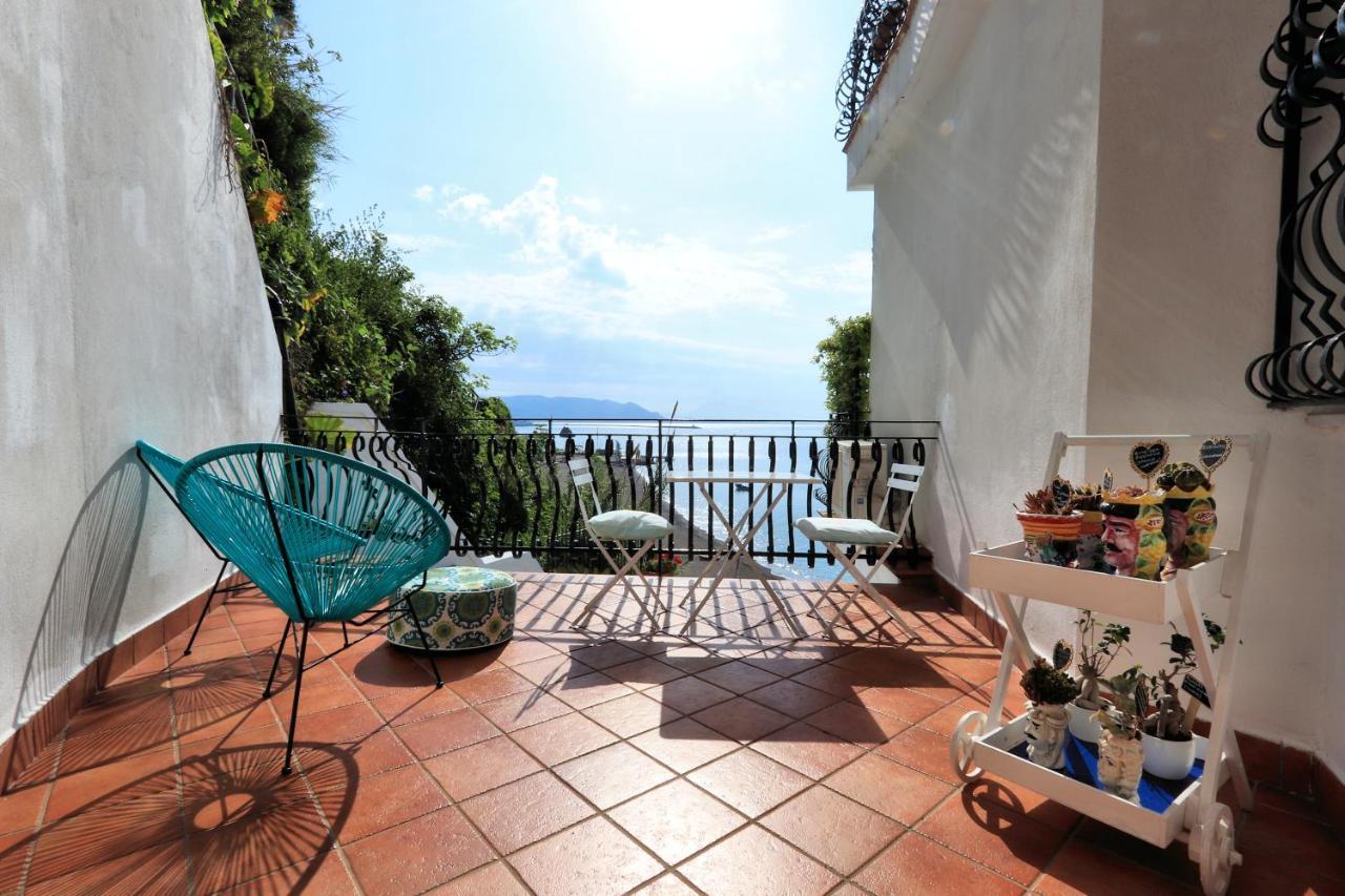 Due Relais - Panoramic Sea View Suites Виетри Экстерьер фото
