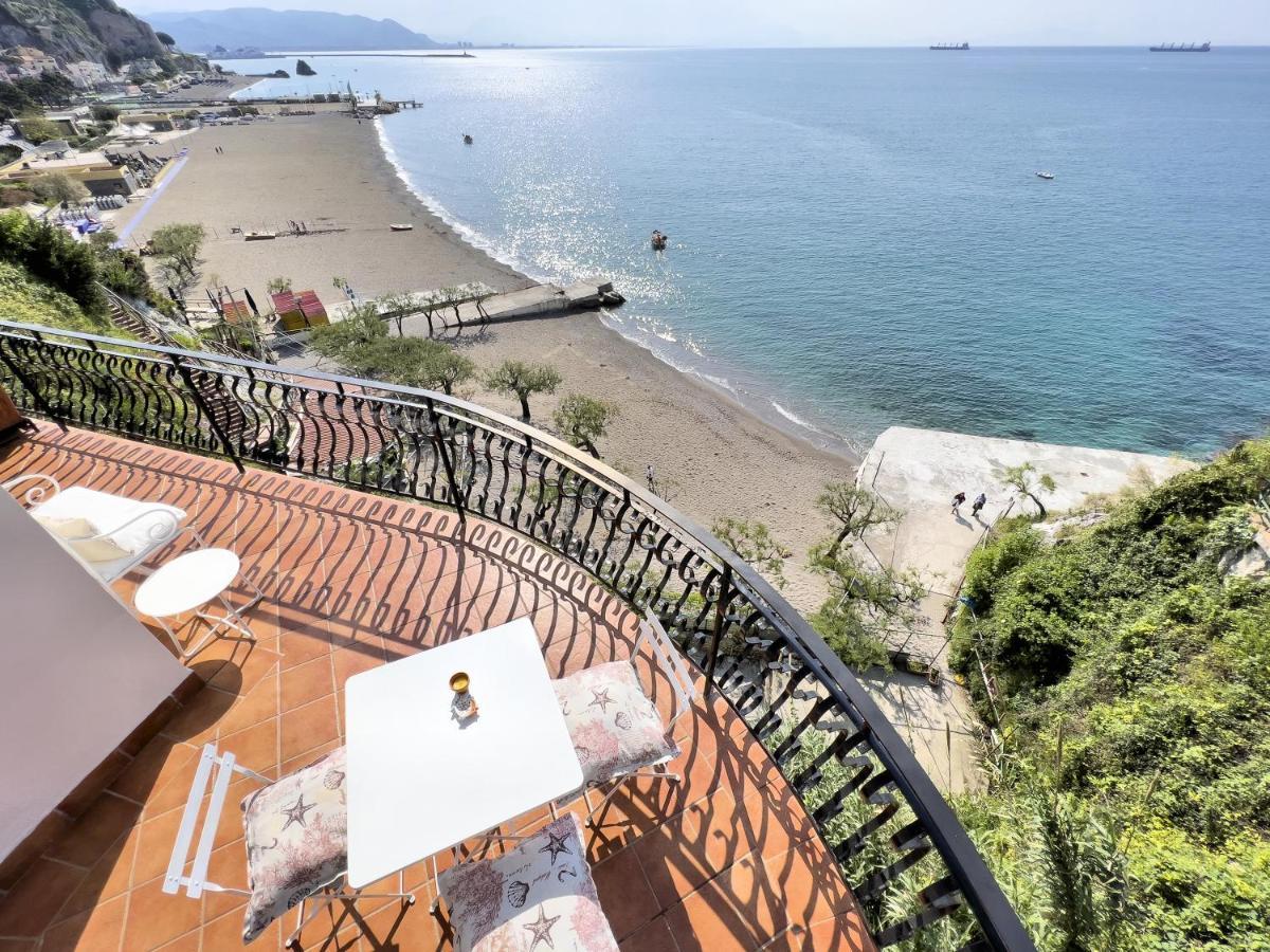 Due Relais - Panoramic Sea View Suites Виетри Экстерьер фото