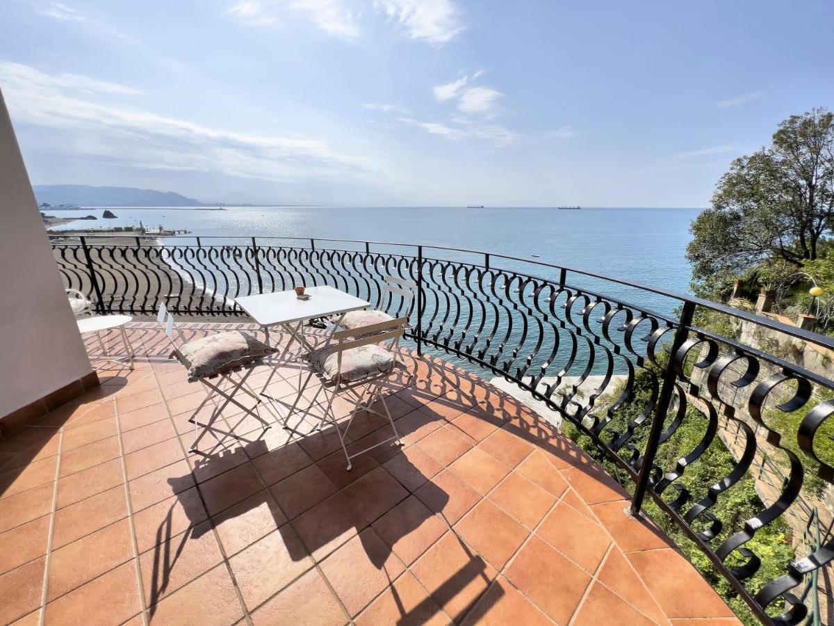 Due Relais - Panoramic Sea View Suites Виетри Экстерьер фото