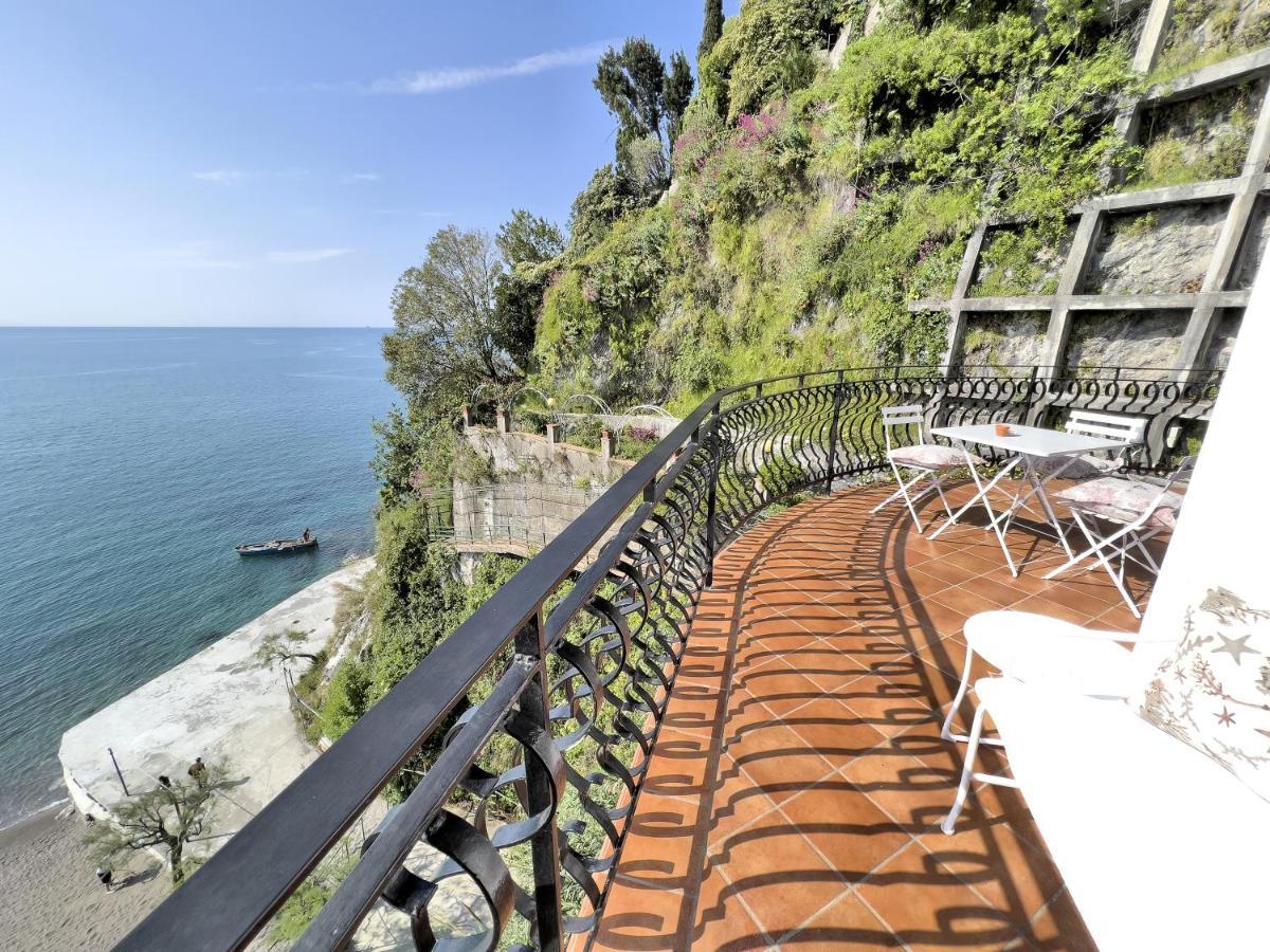 Due Relais - Panoramic Sea View Suites Виетри Экстерьер фото