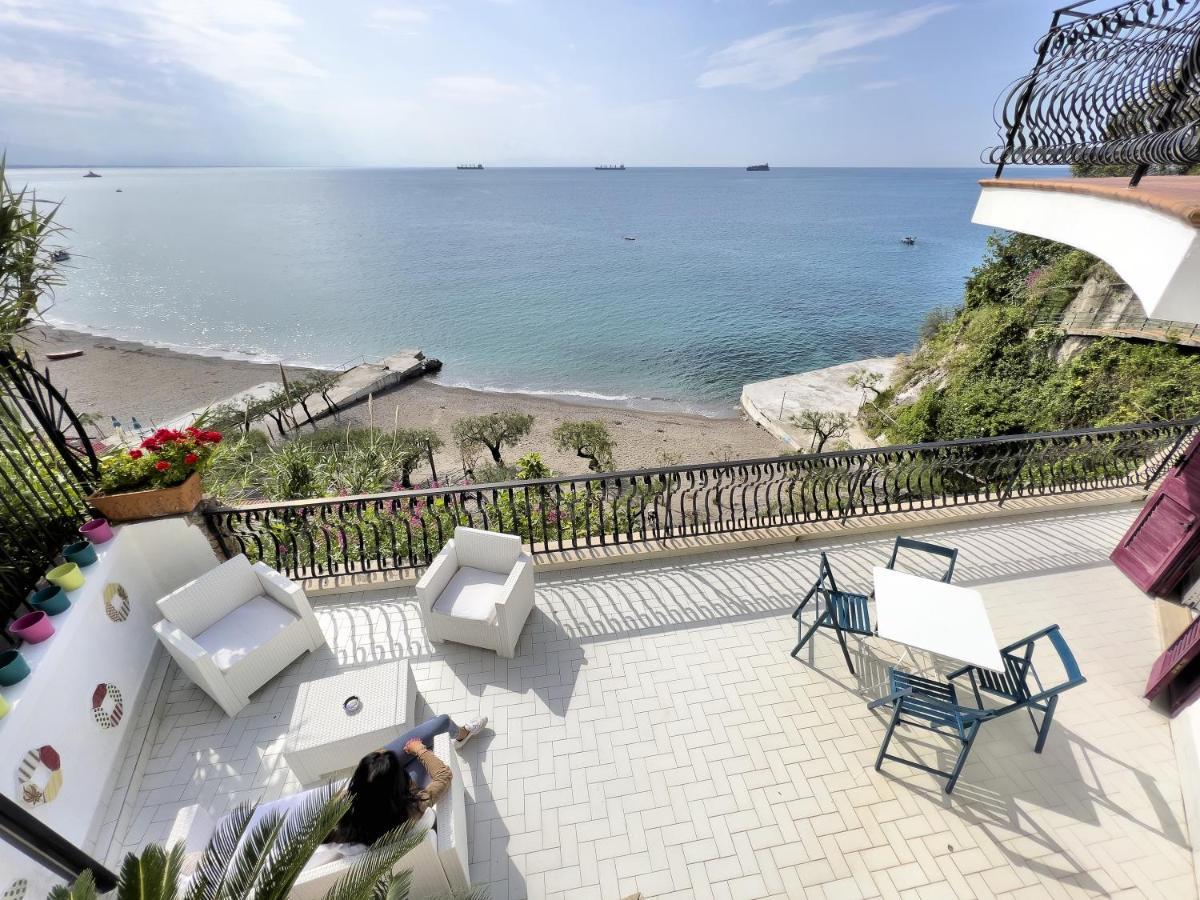 Due Relais - Panoramic Sea View Suites Виетри Экстерьер фото